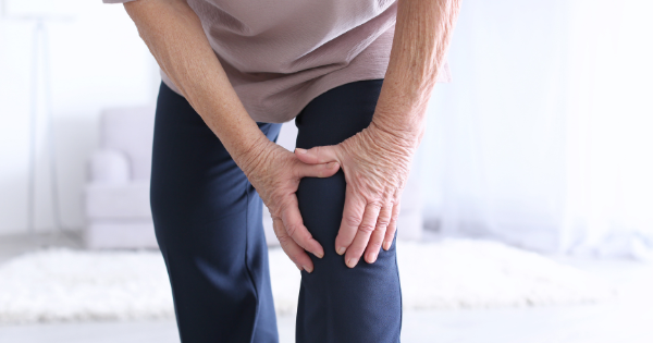 Đau Nhức Xương Khớp Ở Người Già: Nguyên Nhân, Dấu Hiệu Và Cách Phòng Ngừa